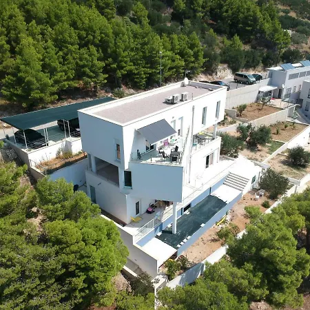 Luxury By The Sea