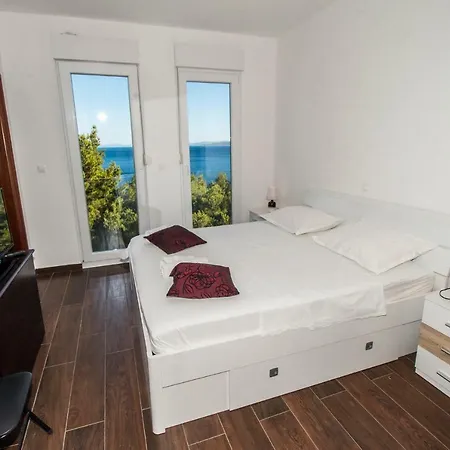 Luxury By The Sea