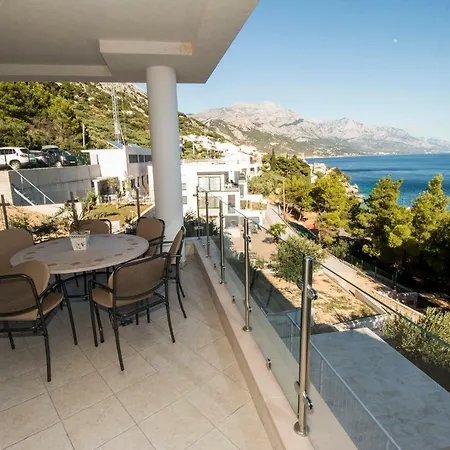 Luxury By The Sea *