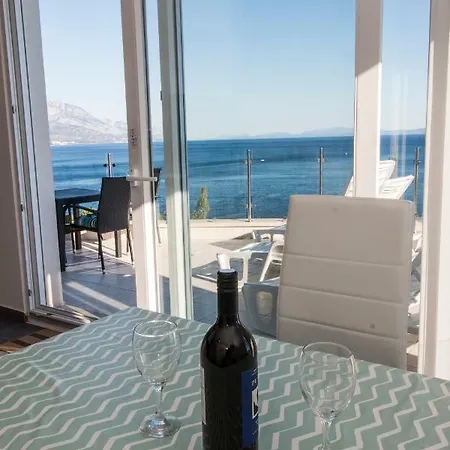 Luxury By The Sea *